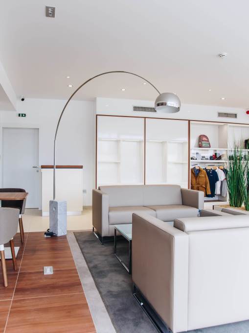 British Motors Zapad Cacak Jaguar Land Rover prodajno-servisni centar