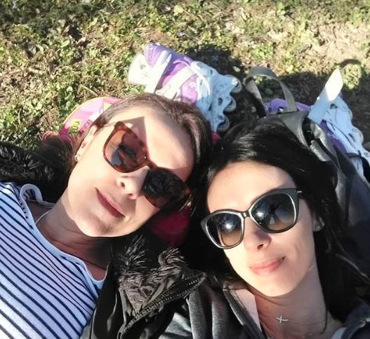 Kako izgleda starija sestra Dragane i Slobode Mićalović