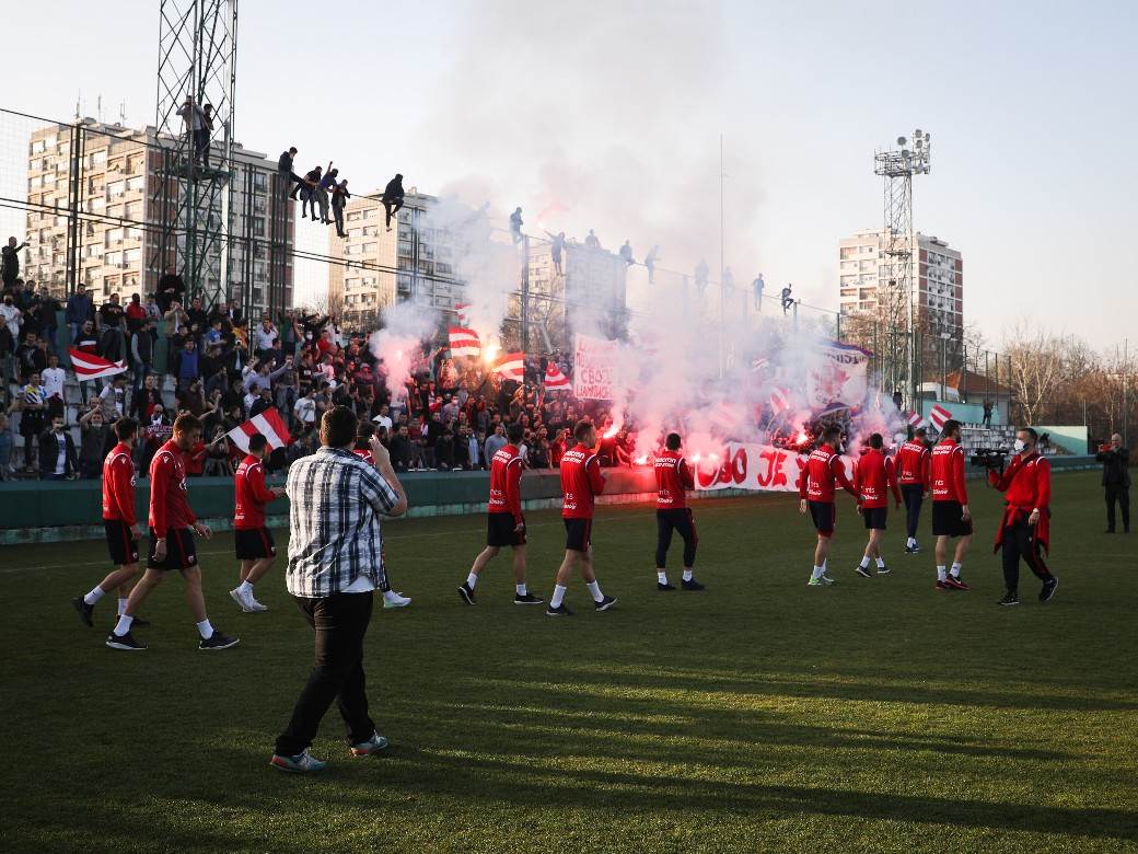 crvena zvezda doček milano navijaci delije bakljada fotografije