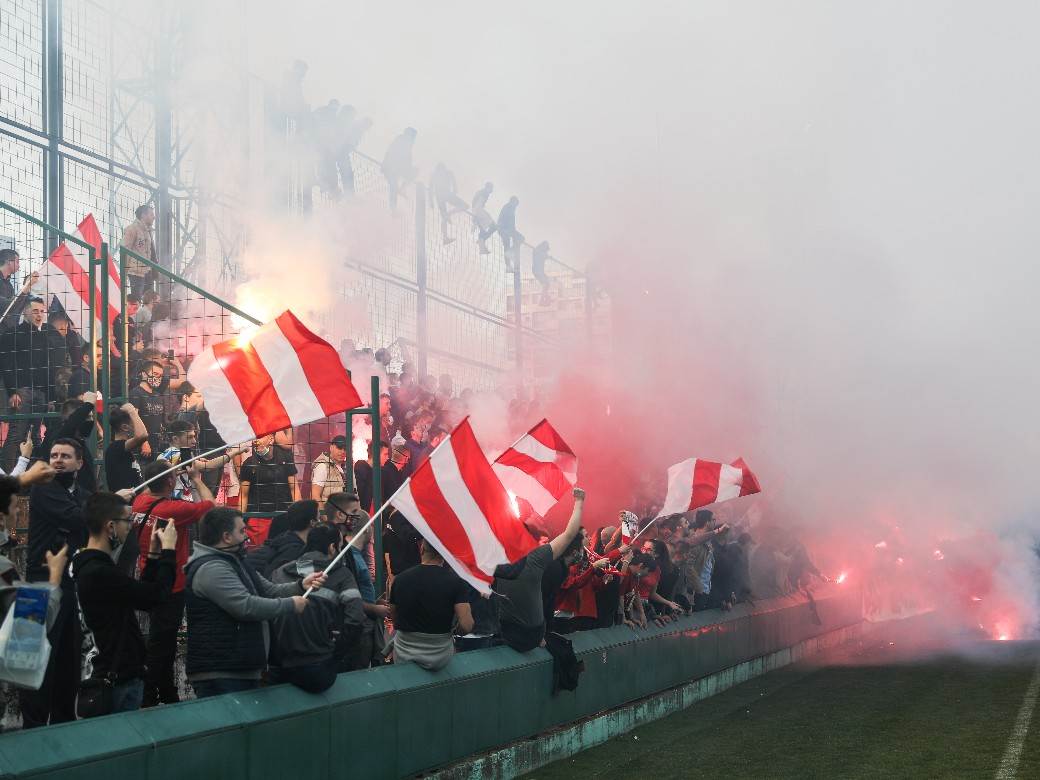 crvena zvezda doček milano navijaci delije bakljada fotografije