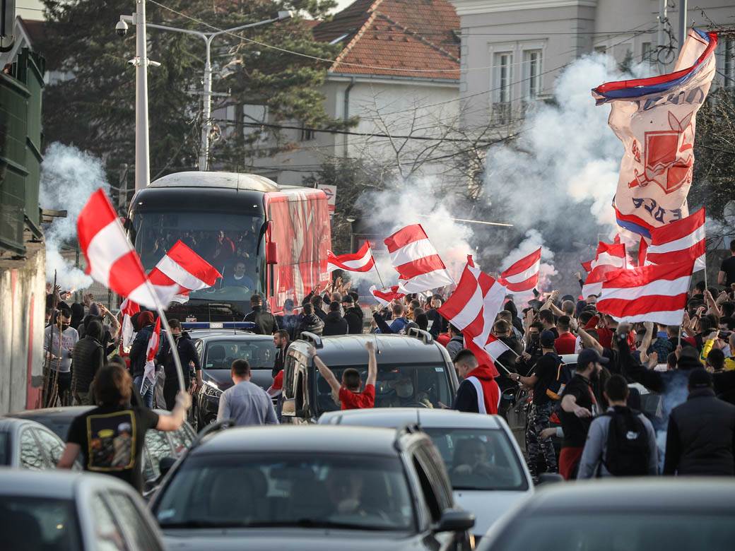 crvena zvezda doček milano navijaci delije bakljada fotografije