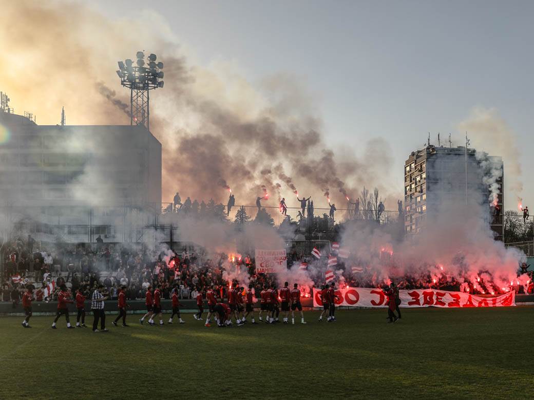 crvena zvezda doček milano navijaci delije bakljada fotografije