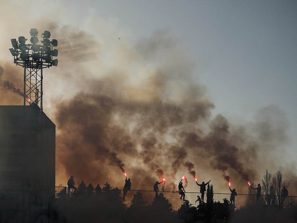 crvena zvezda doček milano navijaci delije bakljada fotografije