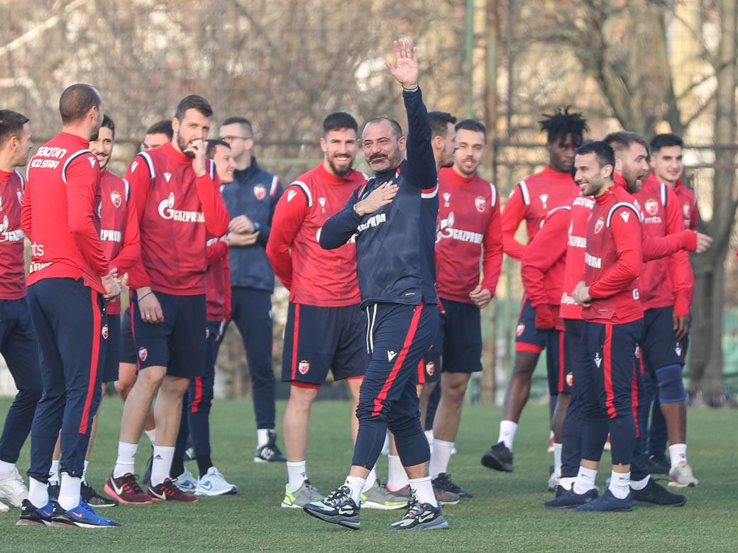 crvena zvezda doček milano navijaci delije bakljada fotografije