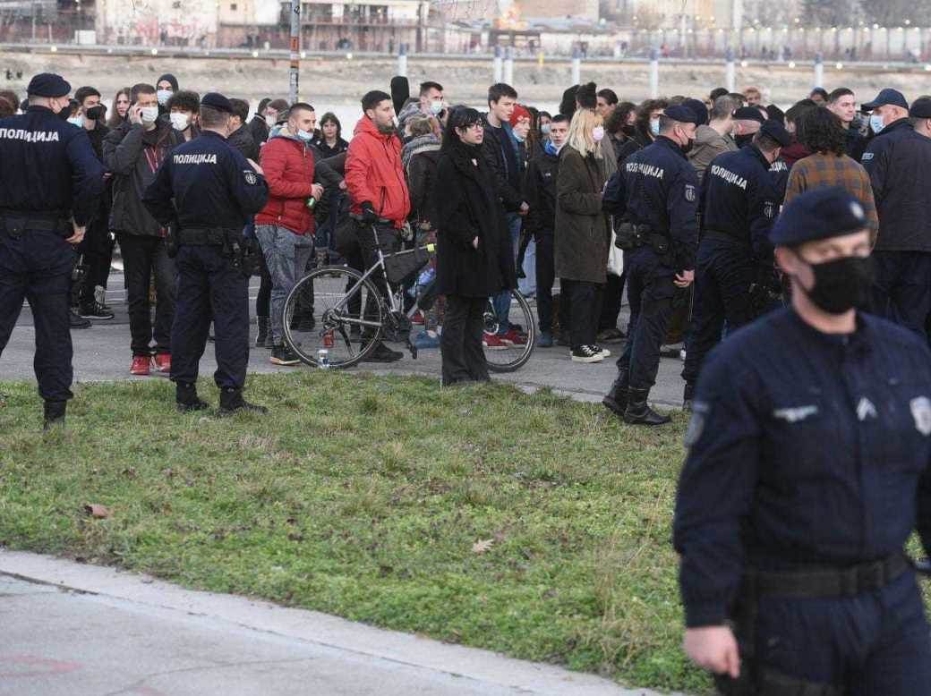 brankov most korona zurka policija mladi snimali spot 