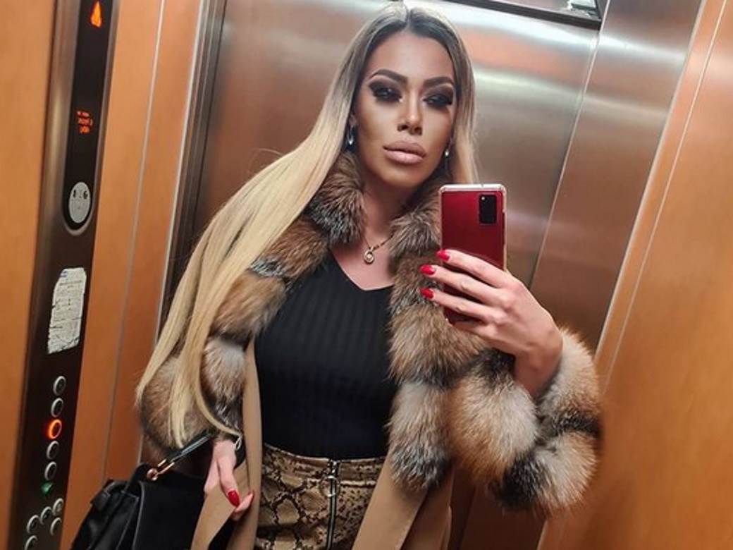 Mimi Oro gola u kadi