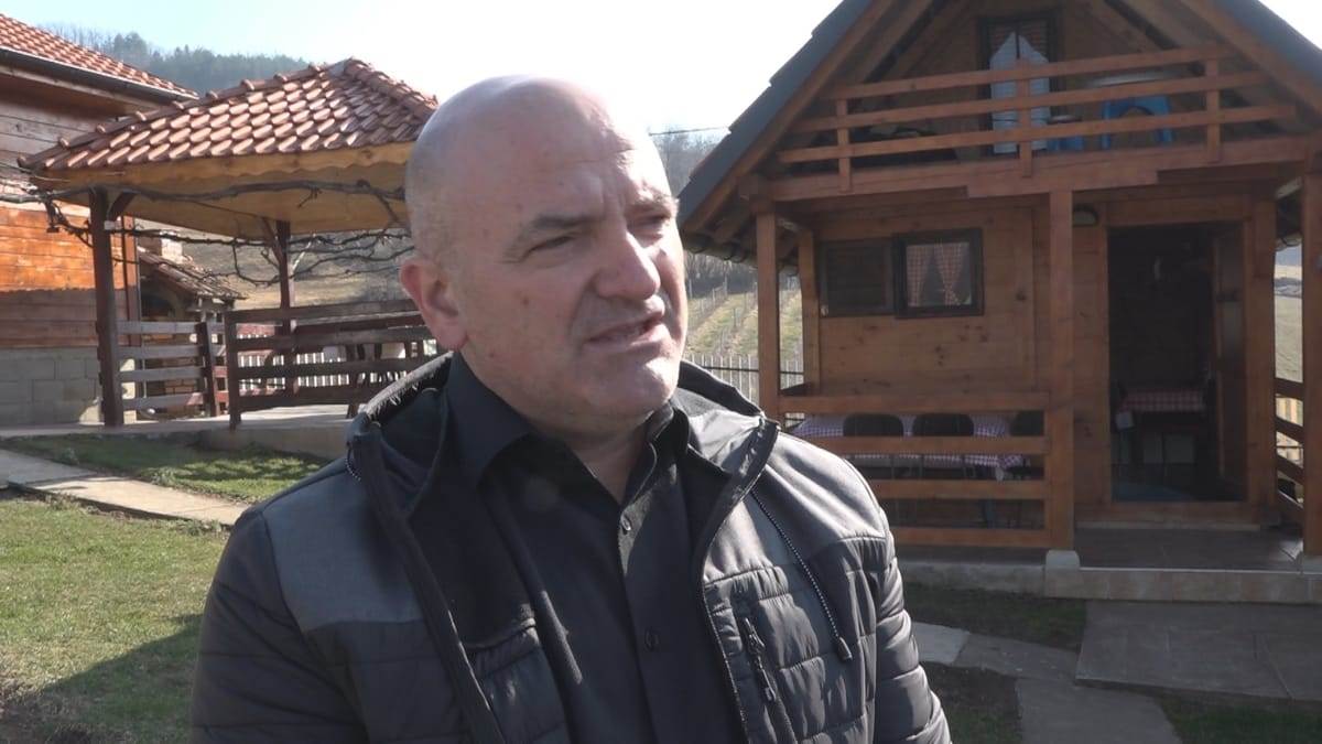 selo seoski turizam seoska teretana branje malina