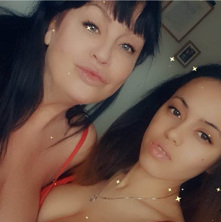 majka cerka gole fotografije majka i cerka se skidaju zajedno