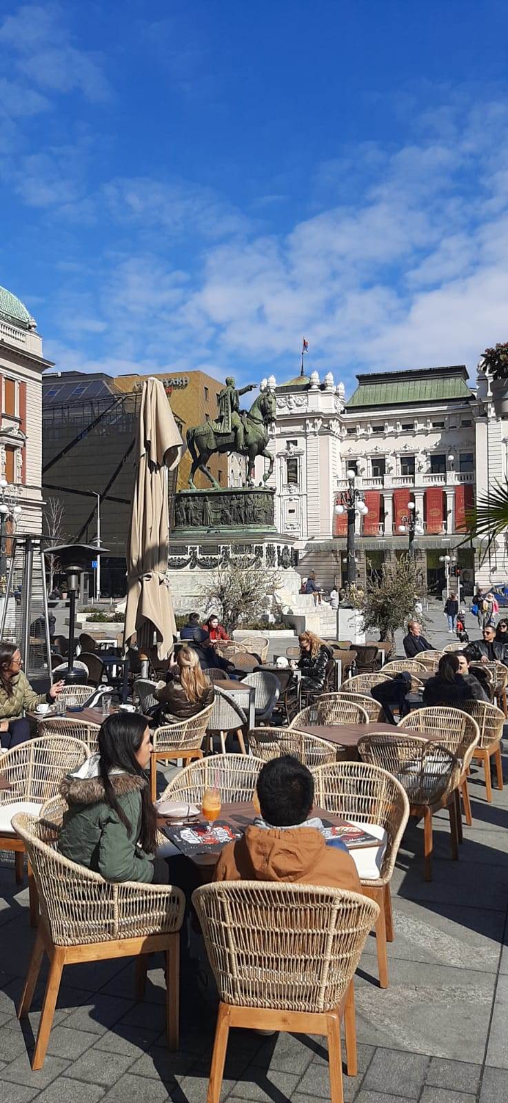 mere tokom vikenda 12 sati  fotografije