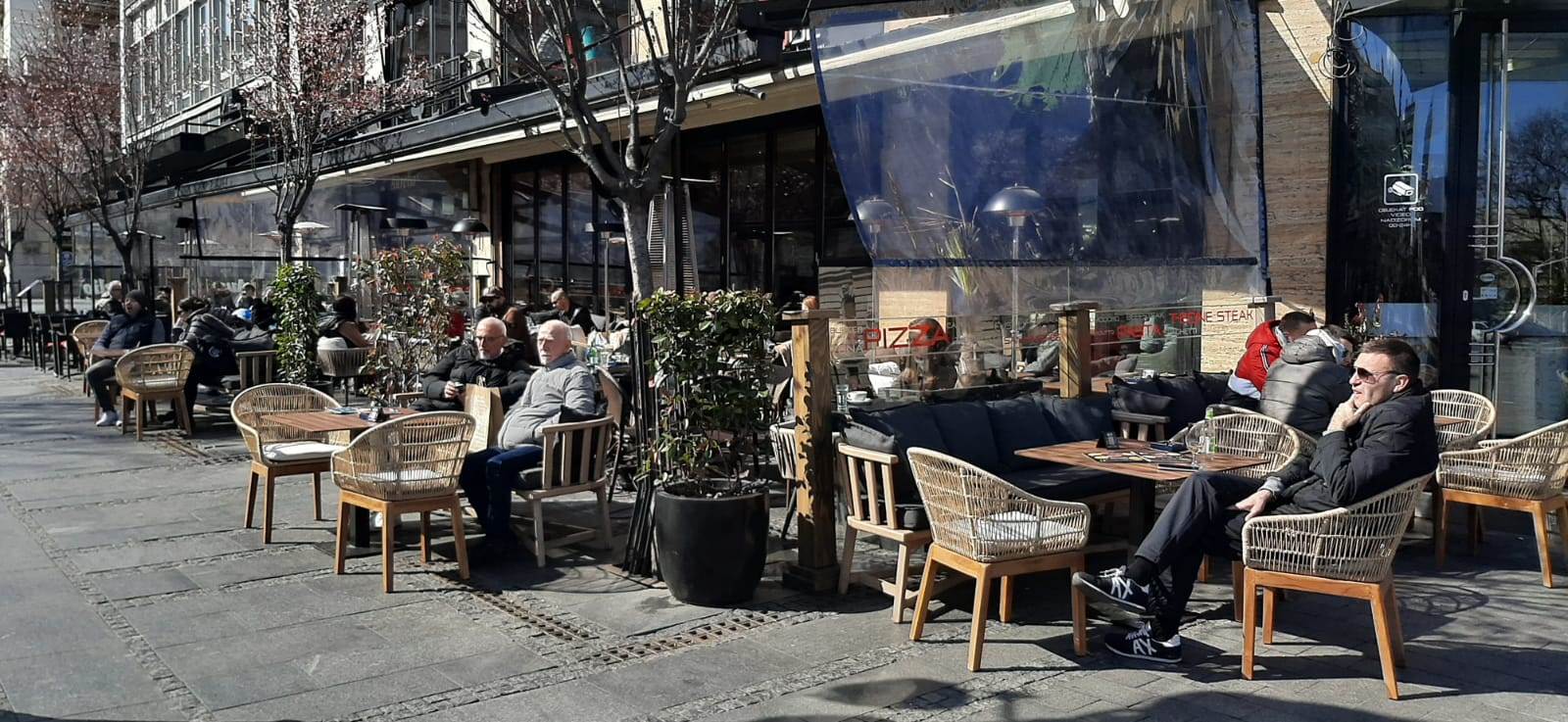 mere tokom vikenda 12 sati  fotografije