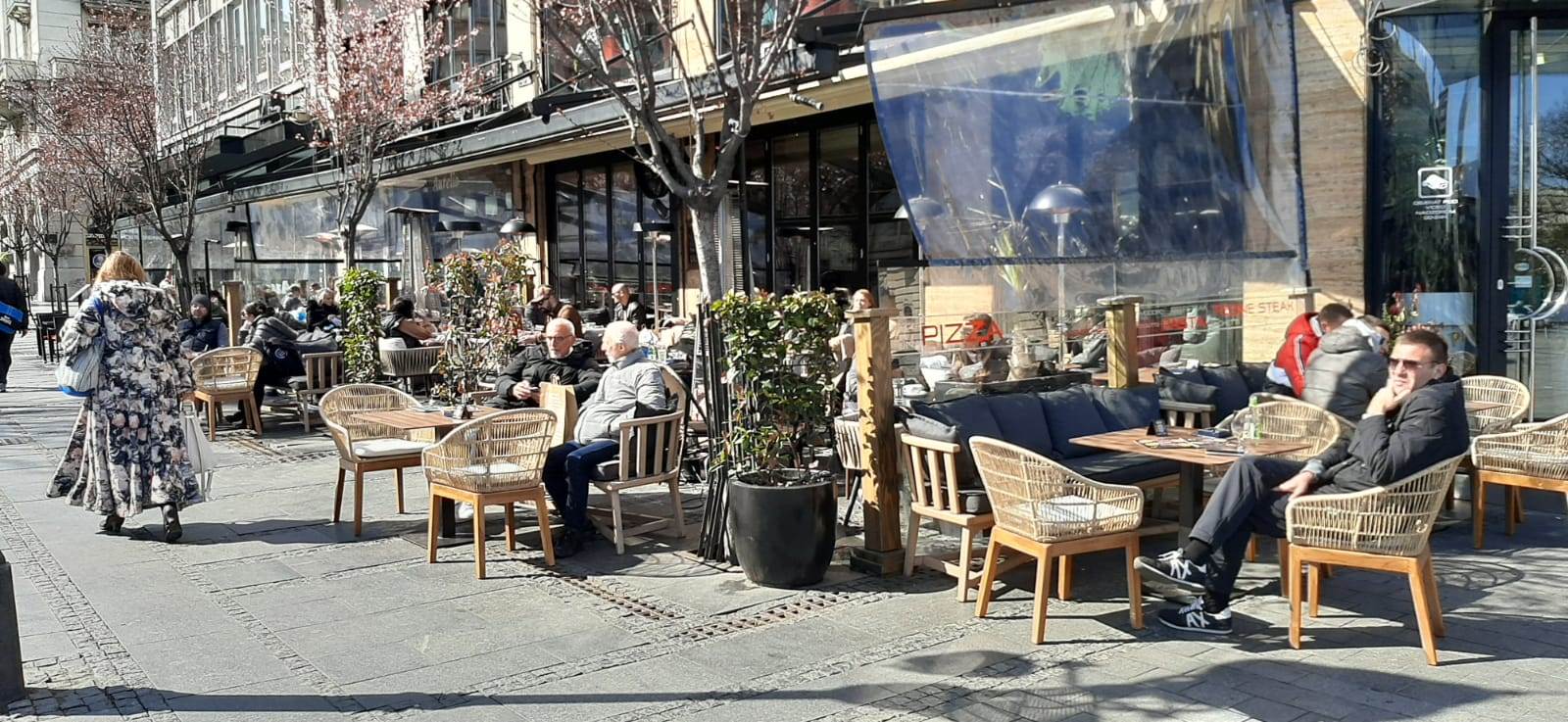 mere tokom vikenda 12 sati  fotografije