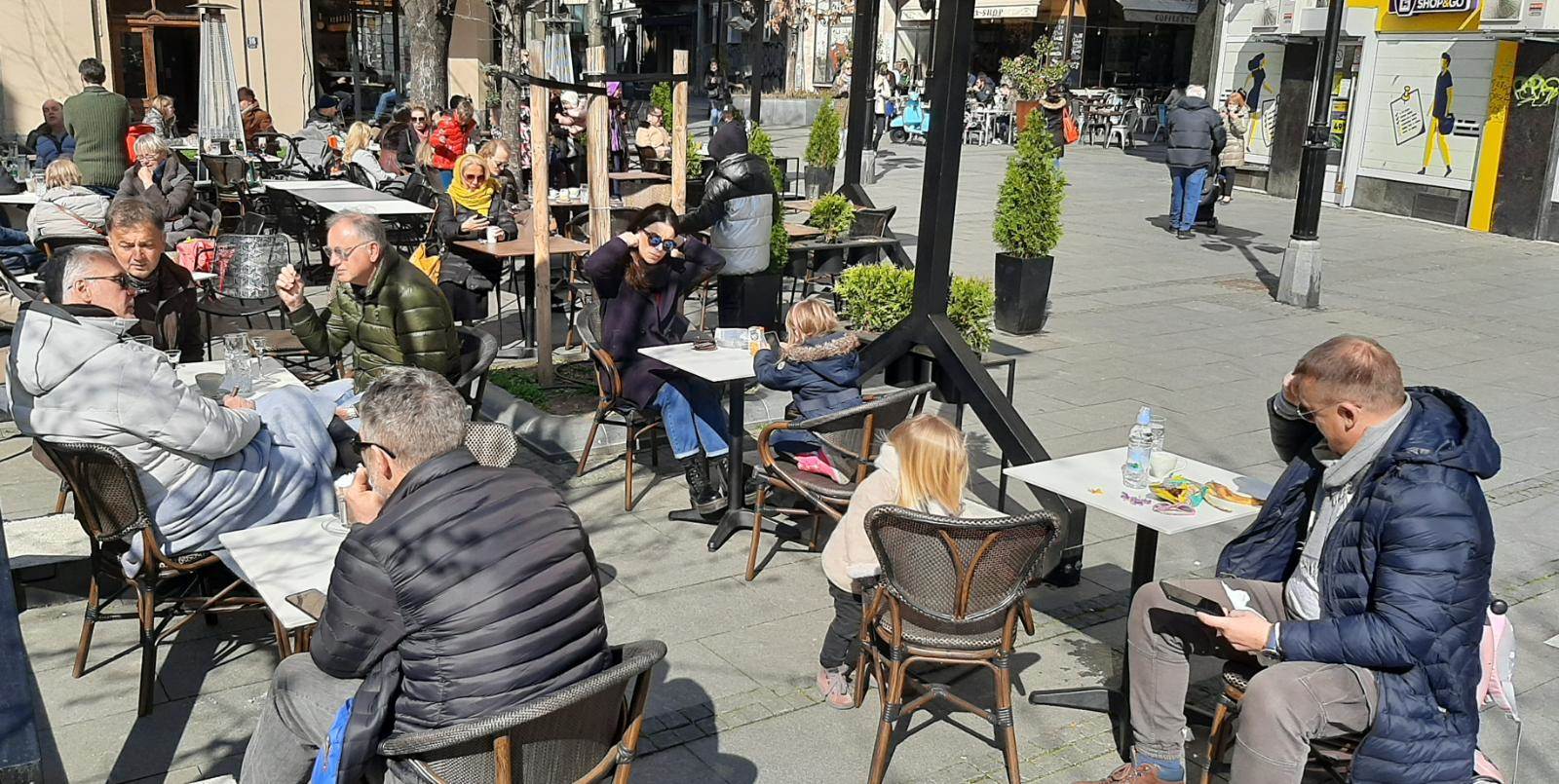 mere tokom vikenda 12 sati  fotografije