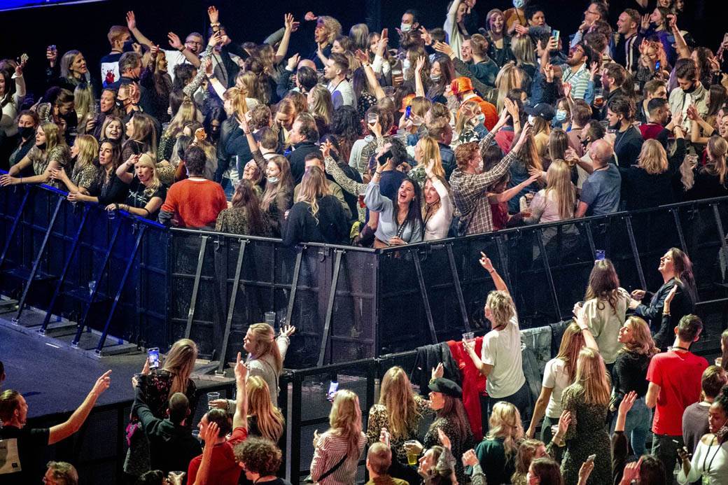 koncert korona zurka pcr test negativan amsterdam holandija fotografije