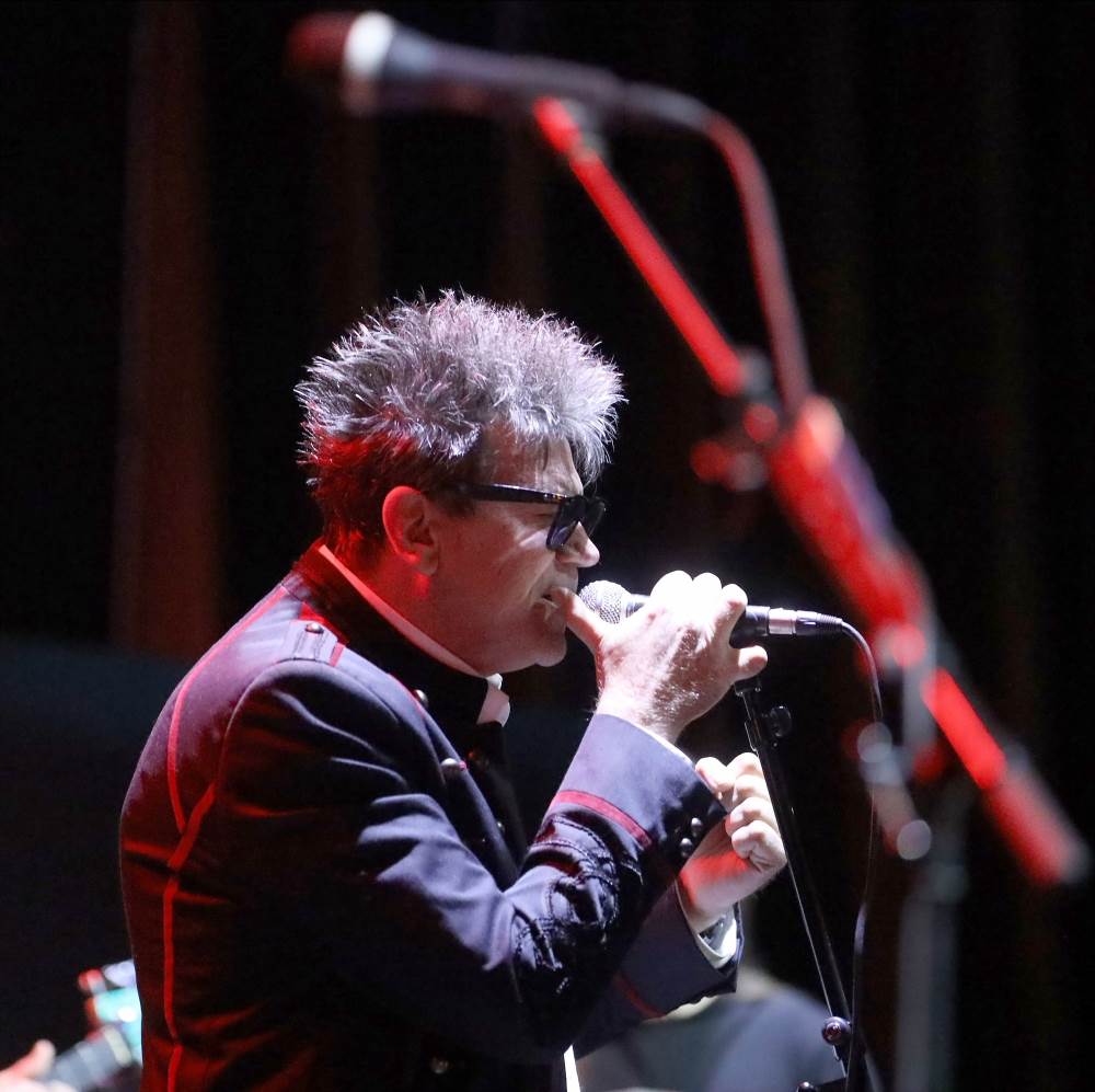 Pevač iz Crvene jabuke u tajnosti se oženio 24 godine mlađom