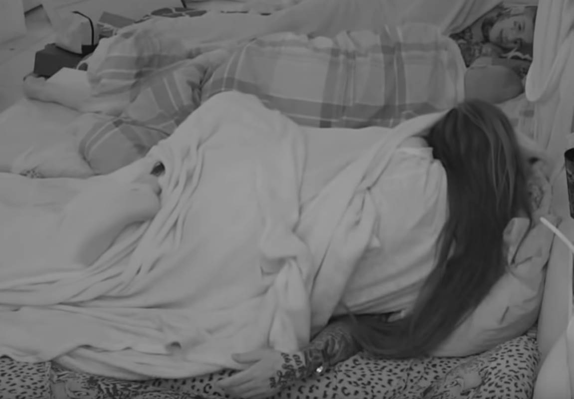 tara simov nenad aleksic sa prvi poljubac veza zadruga video