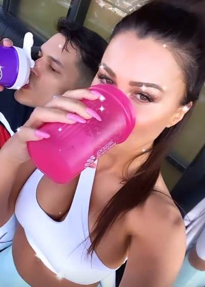 stanija dobrojevic guza snimak iz teretane video