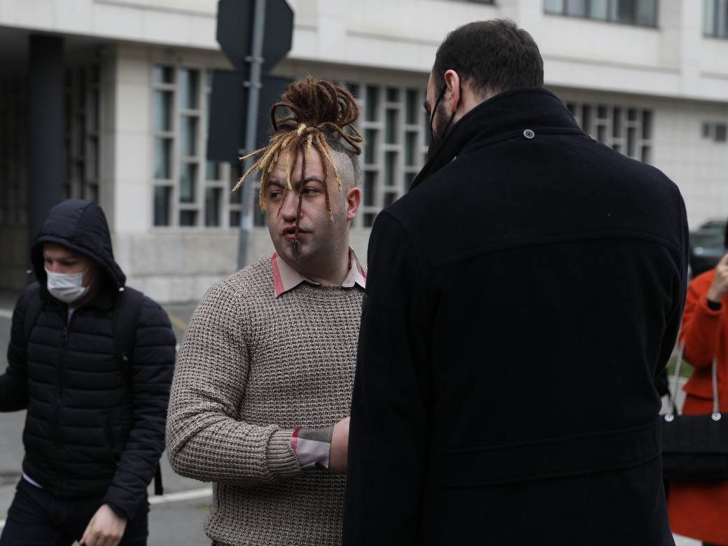 rasta ispred suda sudjenje droga foto