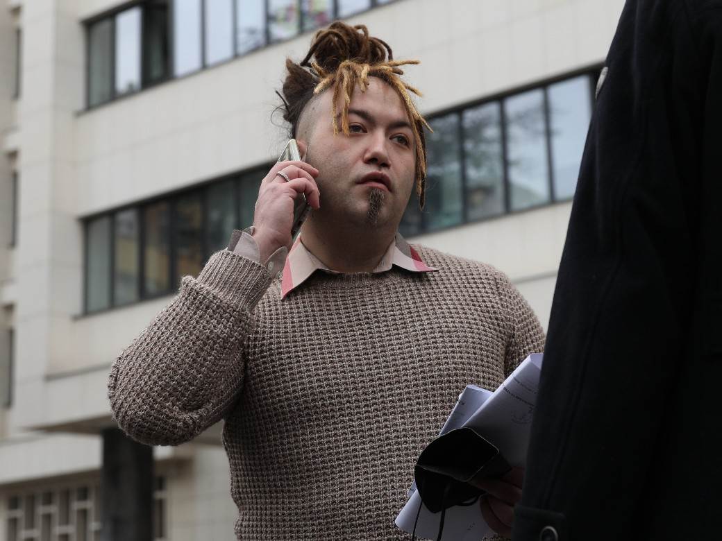 rasta ispred suda sudjenje droga foto