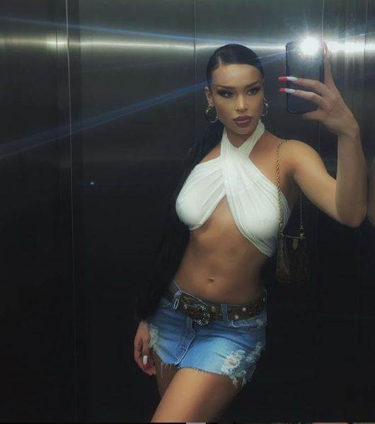 Elena Kitić u donjem vešu