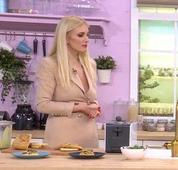 nikolina kovac duboki dekolte prirodne grudi emisija 