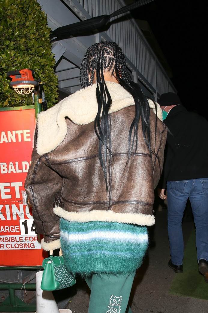 rijana odevna kombinacija moda izgled stajling kikice pevačica