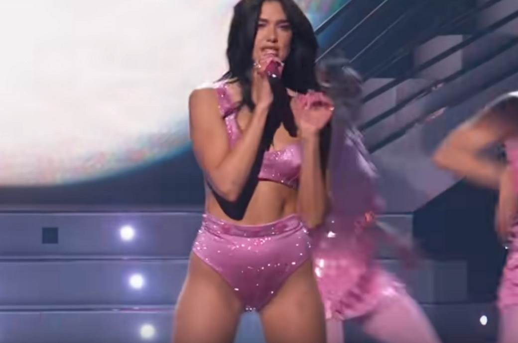 Majka Dua Lipe podigla 3 prsta