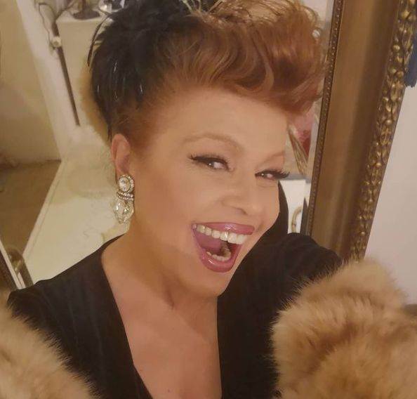 Mia Begović spavala na stepenicama