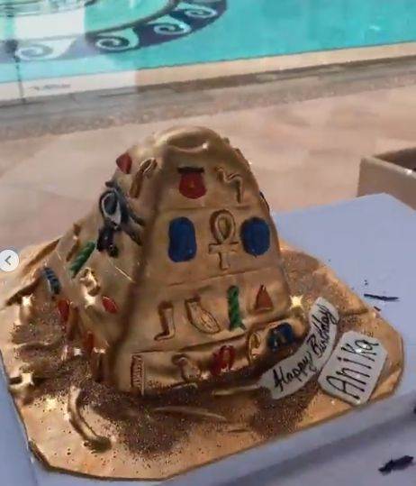 anika bozic manekenka rodjendan luksuz raskos