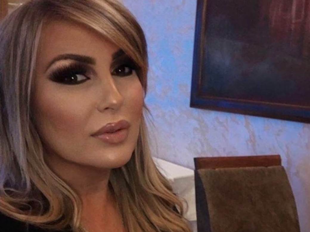 Elma Sinanović Seka Aleksić je hvatala za grudi 