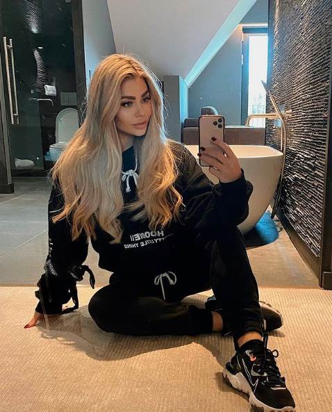 bjanka gaskojn cerka pola gaskojna striptiz klub instagram foto