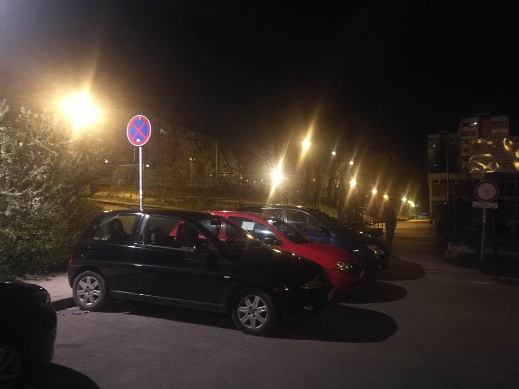 beograd konjarnik nepropisno parkiranje pesacki prelaz foto