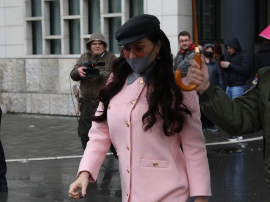 ceca raznatovic bez sminke kako izgleda lice kozmeticki tretman 