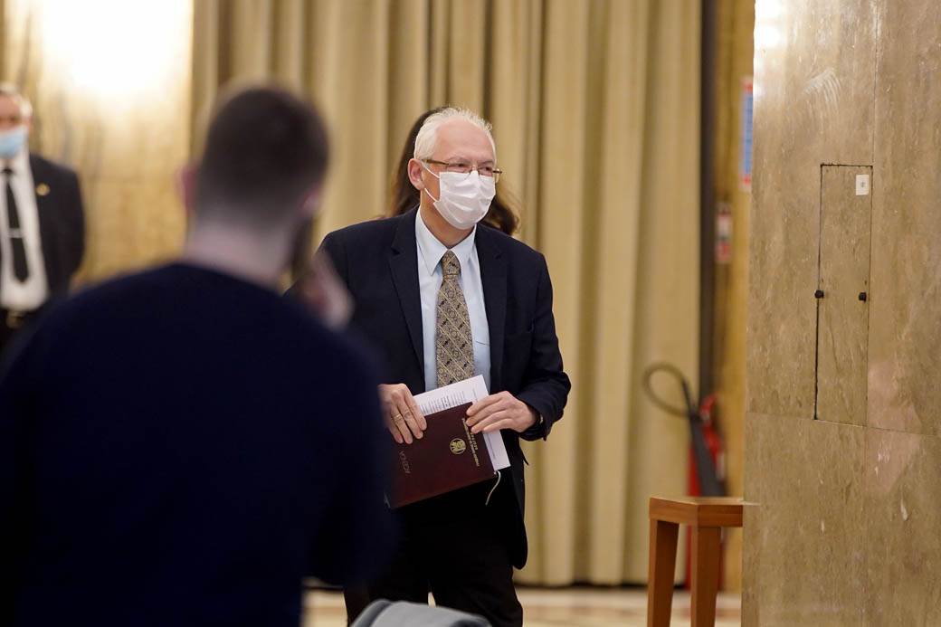 sednica krizni stab korona virus ublazavanje mera svadbe proslave