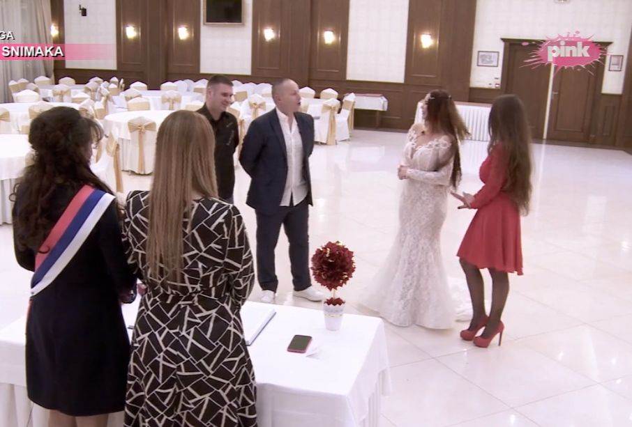 brak na nevidjeno trbusna plesacica branka blek rouz dragan kojic keba