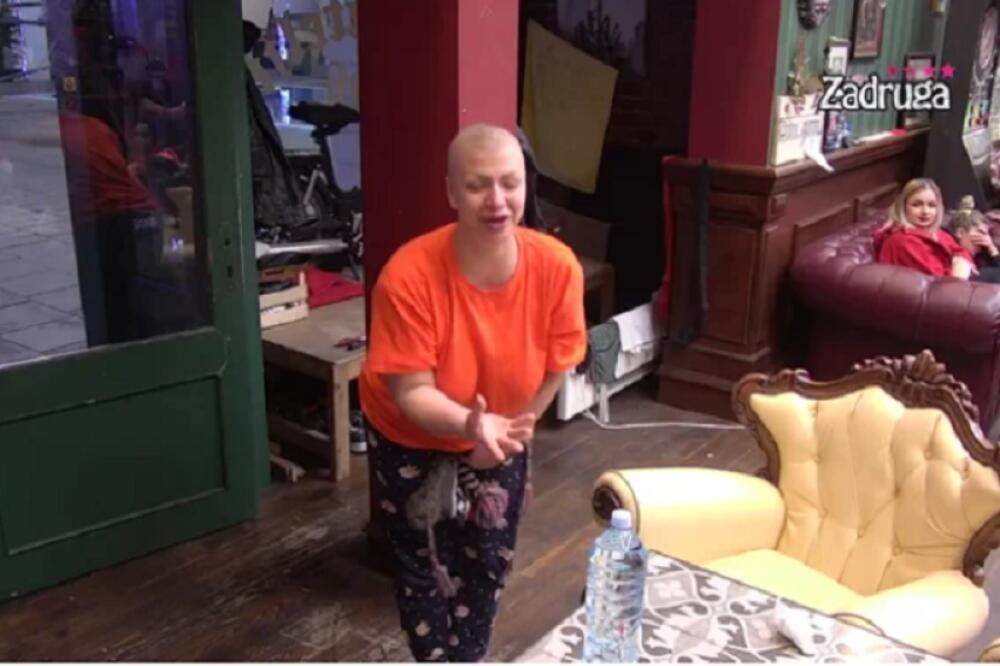 miljana se osisala na celavo video