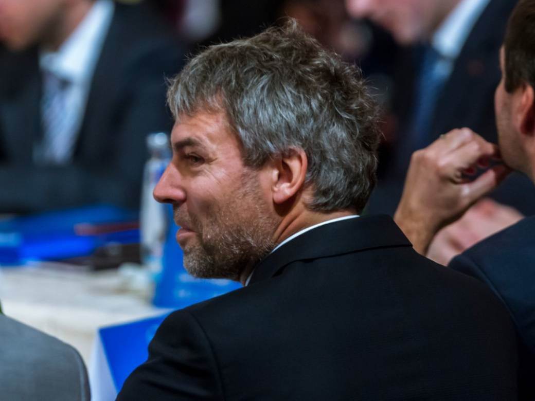 vlasnik telenora poginuo milijarder srusio se helikopter na aljasci