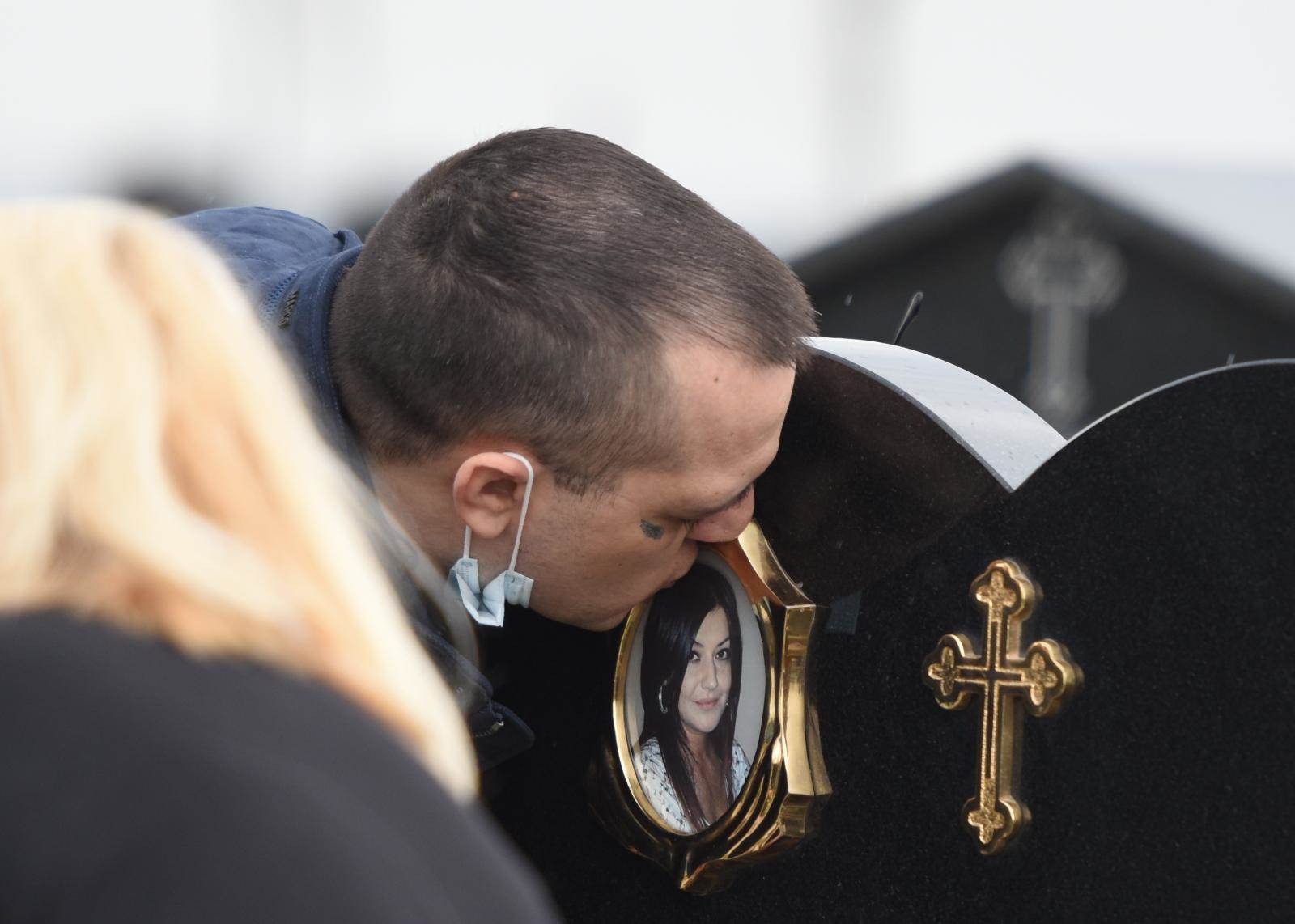 jelena marjanovic pomen zoran marjanovic groblje ubistvo pevacice