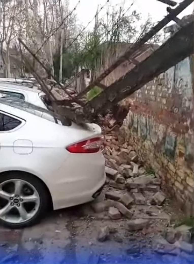 obrusio se zid na stadionu fk zemun