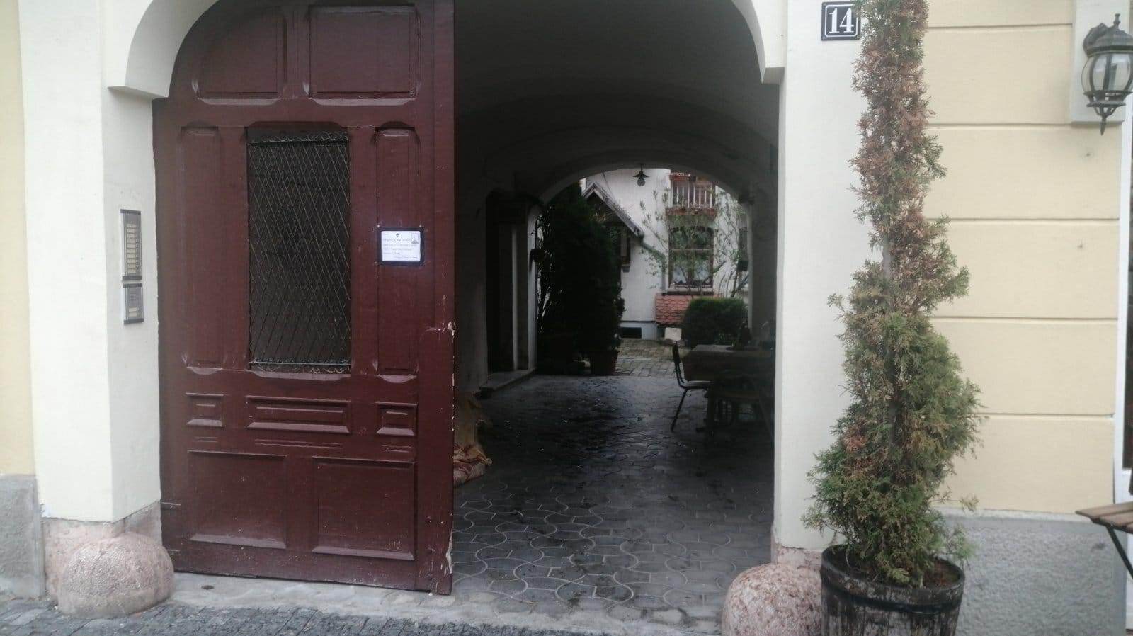 zemun pozar veliki trg restoran naja video snimak 