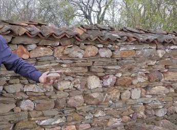 selo gornji bucumet medvedjaa lebane poludragi kamen