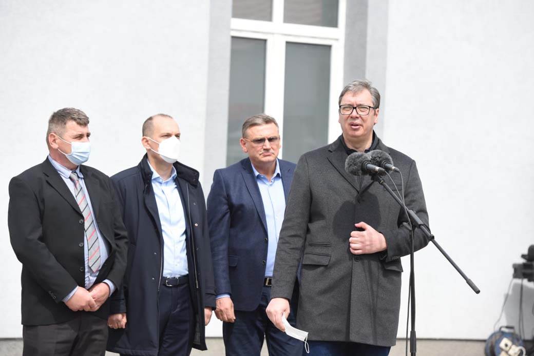 aleksandar vucic primio vakcinu korona virus 