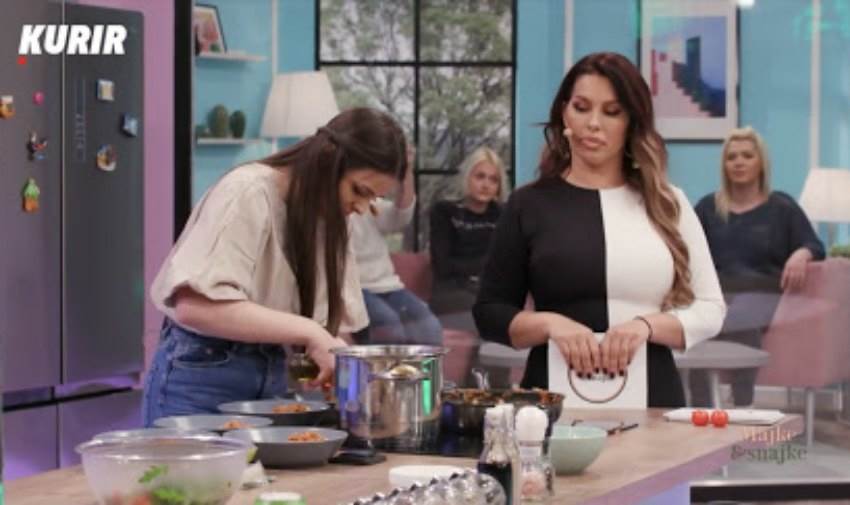 majke i snajke 12 epizoda seka gadja rasu paradajzom foto