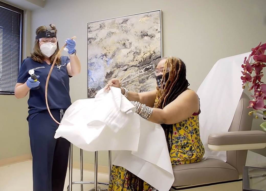 najduzi nokti na svetu ginisov rekord ajana vilijams odsekla nokte fotografije