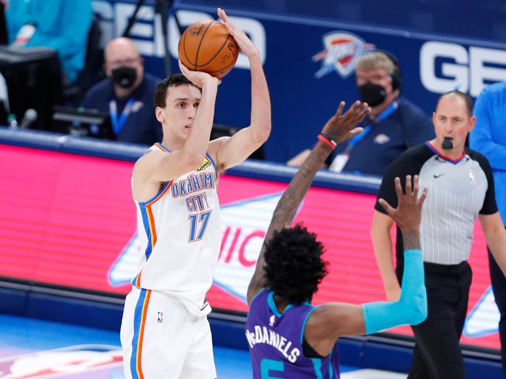 Aleksej Pokuševski i Janis Adetokumbo NBA Oklahoma