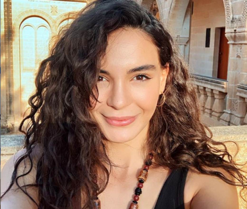 ebru sahin glumica decko srpski jezik foto