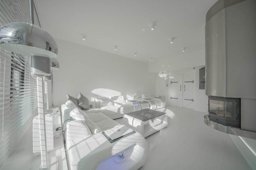 beli enterijer uredjenje kuce ideje minimalizam neutralne boje