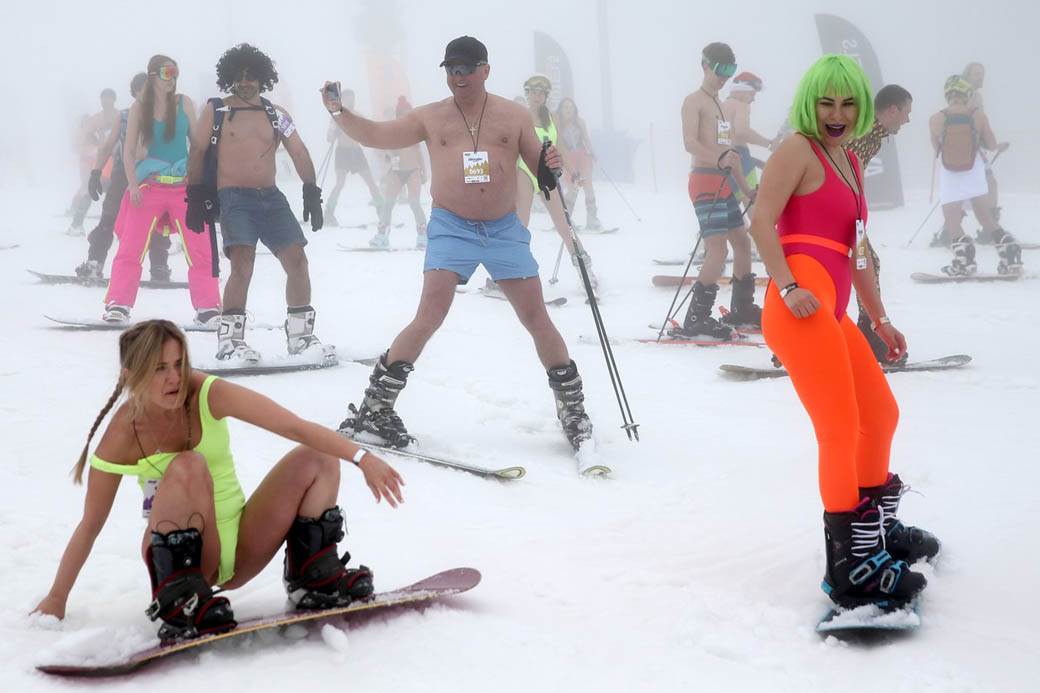 bikini skijanje rusija bogel vogel festival fotografije