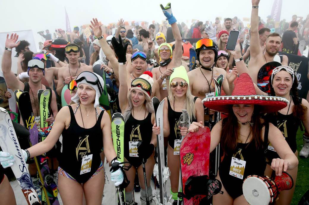 bikini skijanje rusija bogel vogel festival fotografije