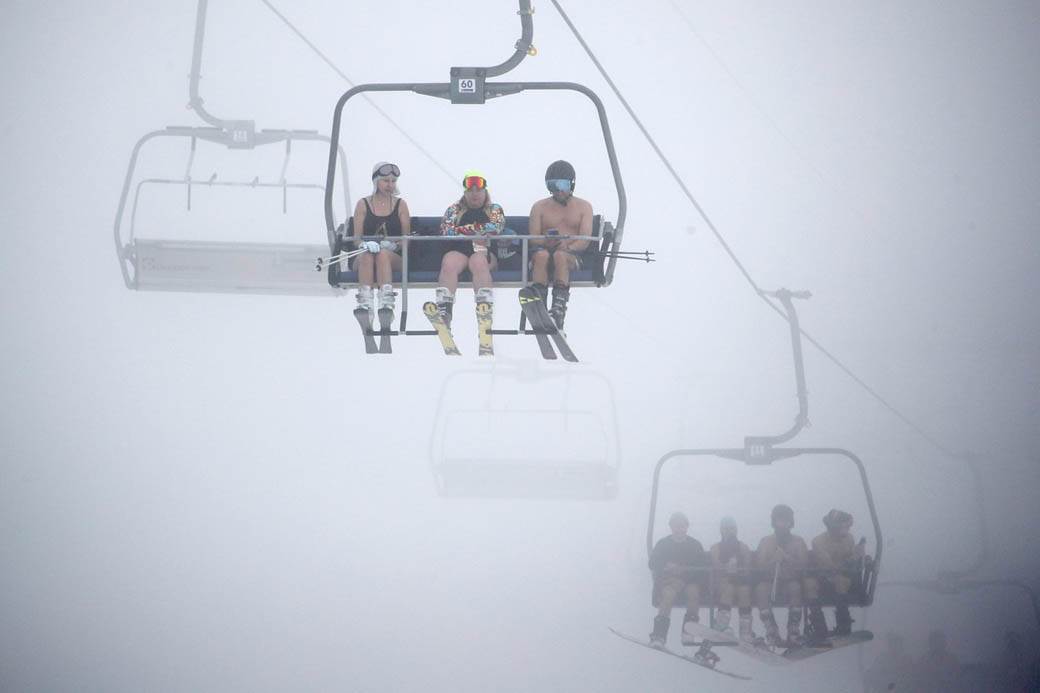 bikini skijanje rusija bogel vogel festival fotografije
