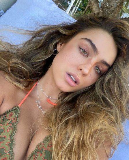 samer rej gola seksi guza bikini vreli kadrovi